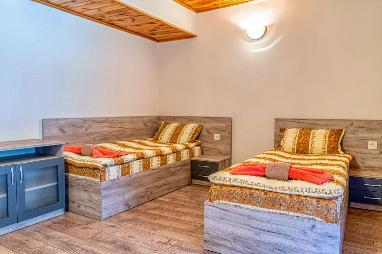 Крушун - Единствена На Метри От Водопадите, Krushun - The Only Stay Just Meters From The Waterfalls Krushuna Exterior photo